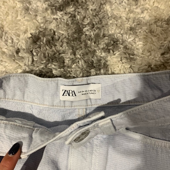 Zara High Wasted Jean Shorts - Picture 2 of 3